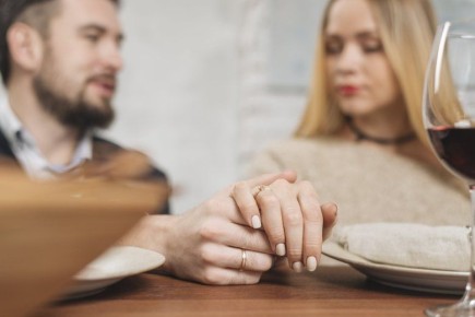 Как вернуть искру в отношения: шесть стратегий перезагрузки